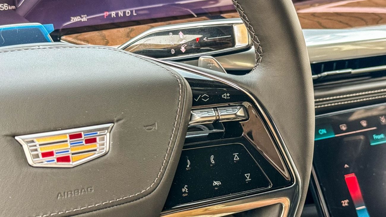 كاديلاك إسكالاد Sport Platinum Executive 6.2L V8 4WD 2026 Brand New American Specs