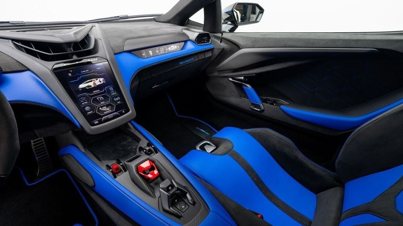 لامبورغيني ريفويلتو - 2024 - GCC - Under Warranty and Service Contract