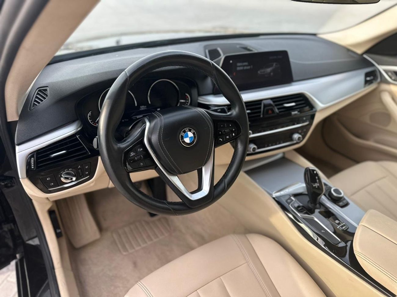 بي أم دبليو 520i