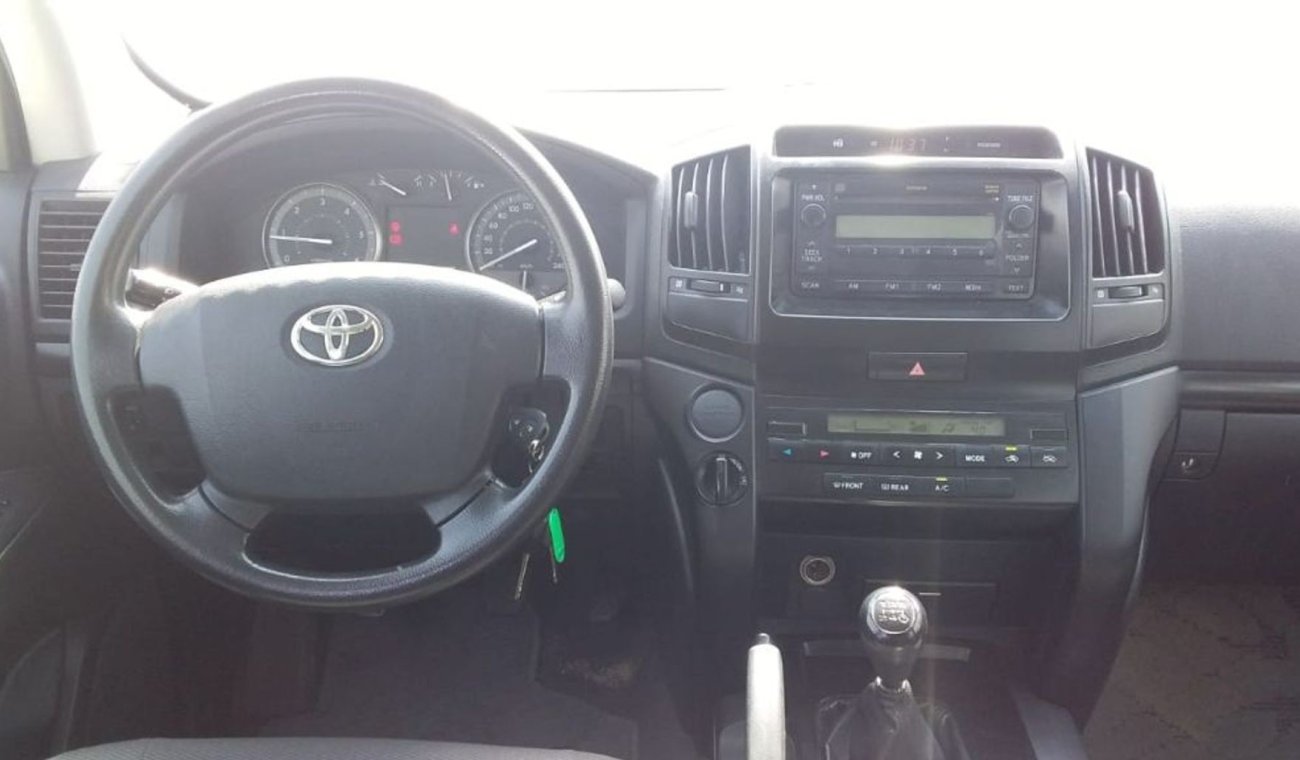 Toyota Land Cruiser Toyota Land Cruiser Diesel  2015 GCC
