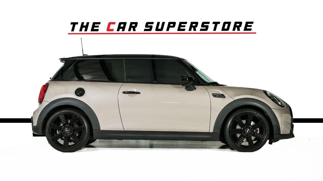 Mini Cooper S STD GCC-Silver Champagne-Sport body-full service history Available-Well maintained