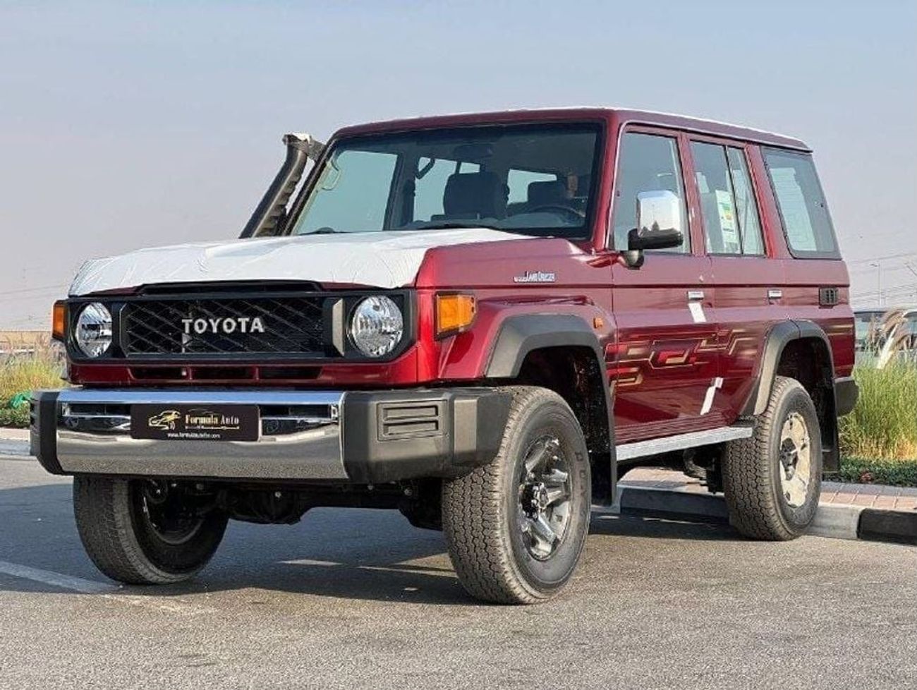 Toyota Land Cruiser 70 LC76 4.0L PTR M/T // 2024 // HIGH OPTION WITH DVD & BACK CAMERA , POWER WINDOWS , COOL BOX // SPECIA