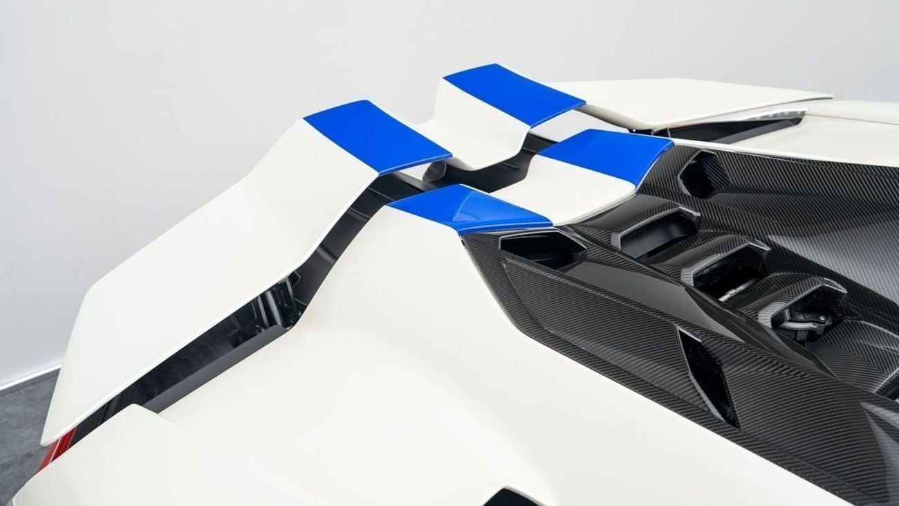 لامبورغيني ريفويلتو - 2024 - GCC - Under Warranty and Service Contract