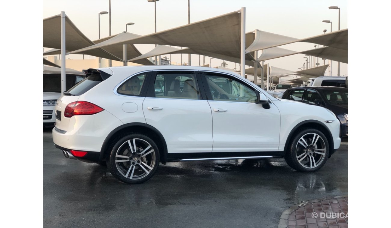 Porsche Cayenne S PORSCHE CAYANNE S MODEL 2013 GCC car prefect condition full option panoramic roof leather seats back