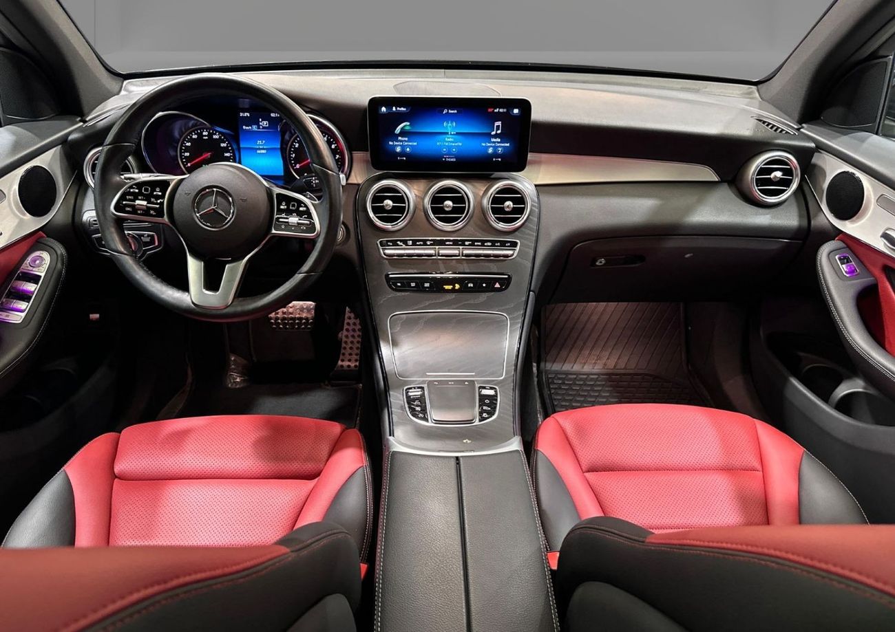 مرسيدس بنز GLC 300 4MATIC 2.0L