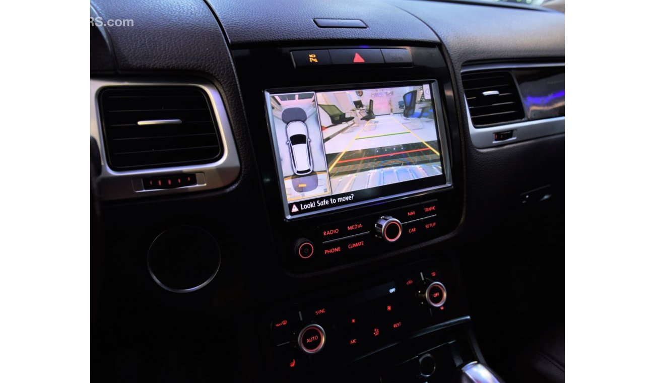 Volkswagen Touareg FULL OPTION PERFECT CONDITION! Volkswagen Touareg 2013 Model!! in White Color! GCC Specs