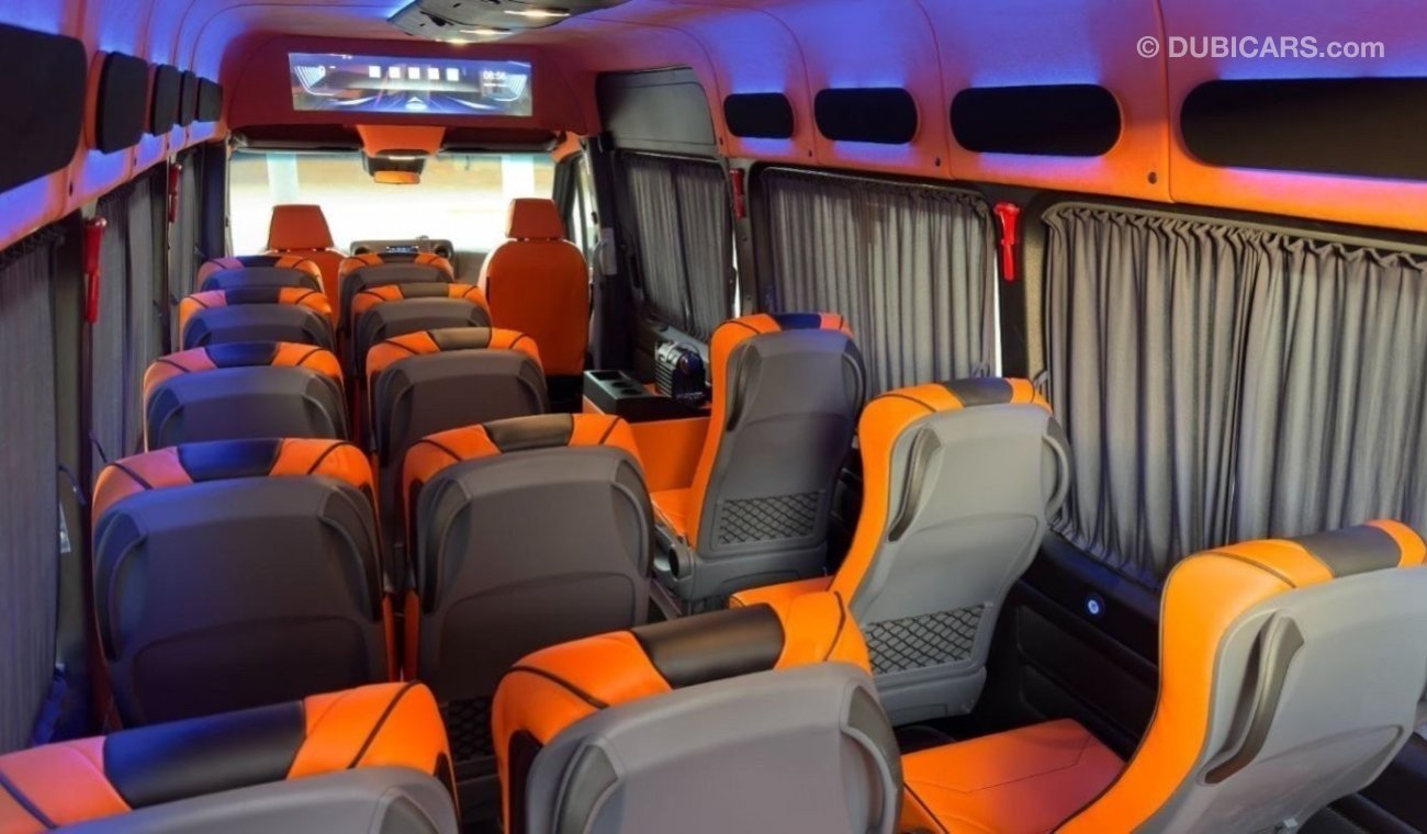 مرسيدس بنز سبرينتر 19 Seater with Coffee Machine and Fridge