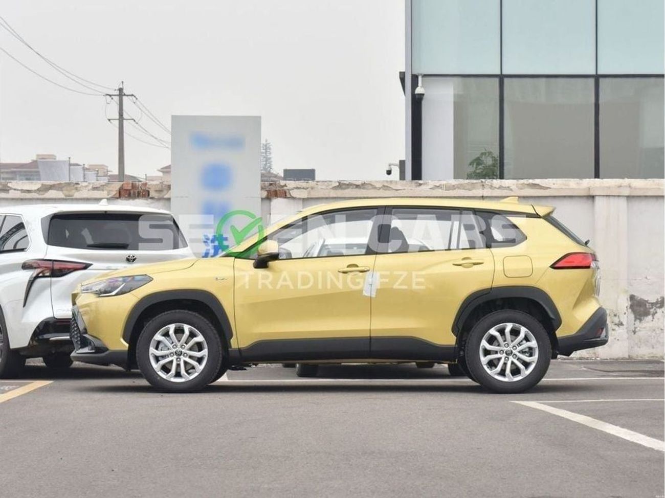 Toyota Frontlander 2.0L HYBRID, MID OPTION, SUNROOF, CRUISE CONTROL , MONITOR, MODEL 2024