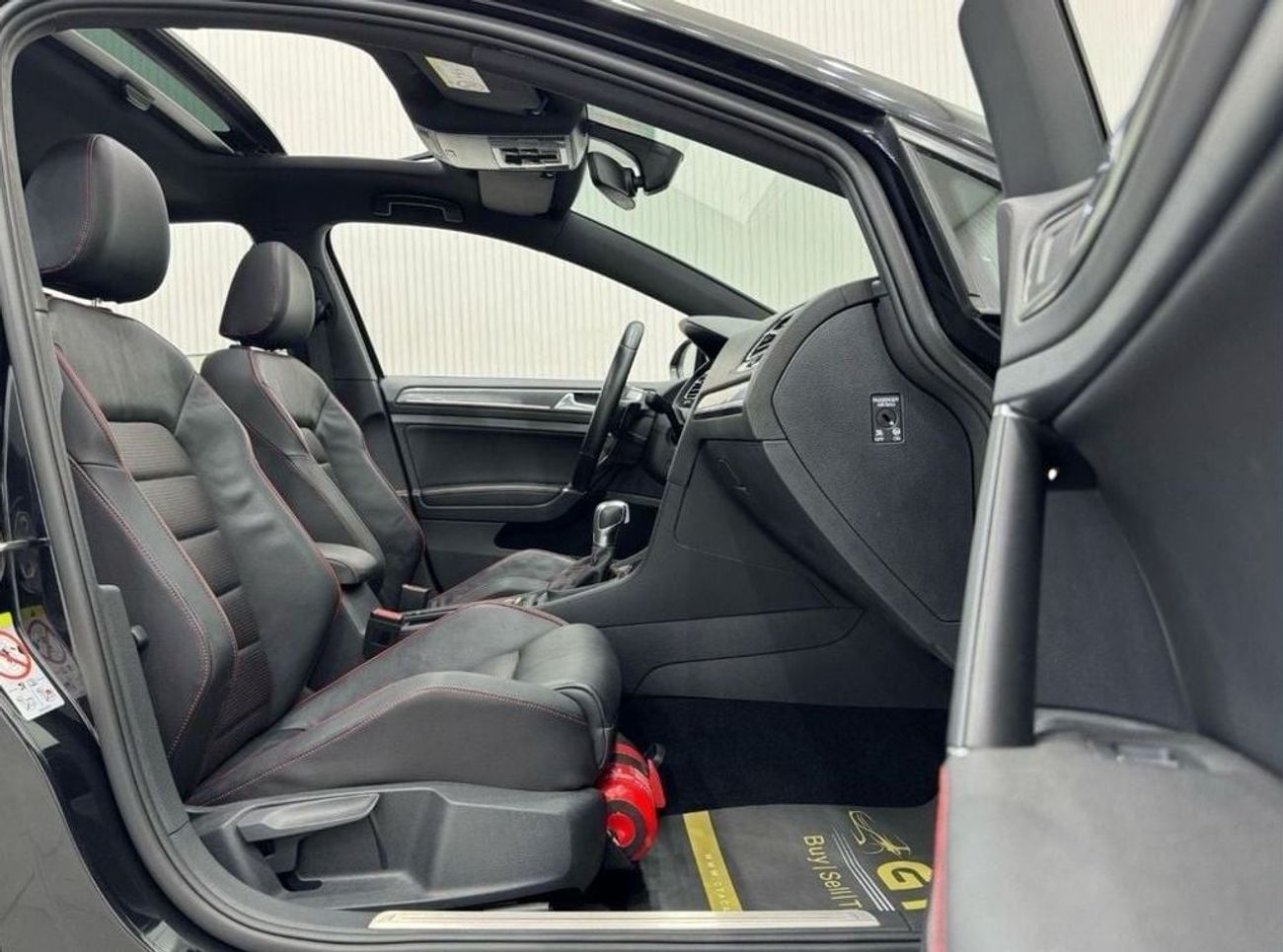 Volkswagen Golf GTI P2 2019 Volkswagen GTI P2, Warranty, Full Volkswagen Service History, Excellent Condition, GCC