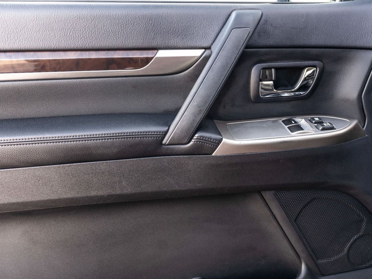 Mitsubishi Pajero GLS 3.5L (189 HP)