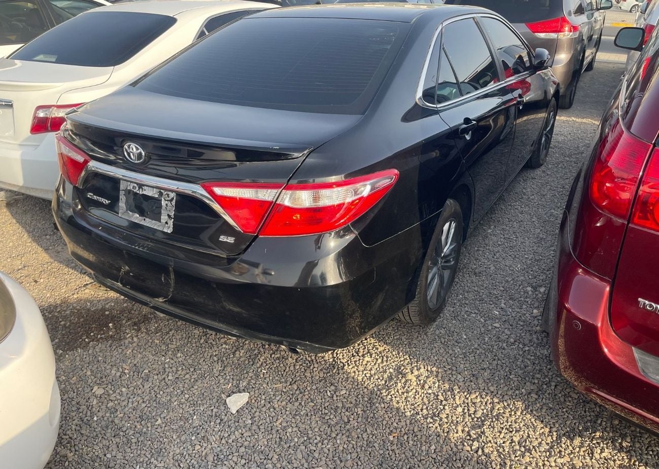 Toyota Camry SE 2.5L (181 HP)