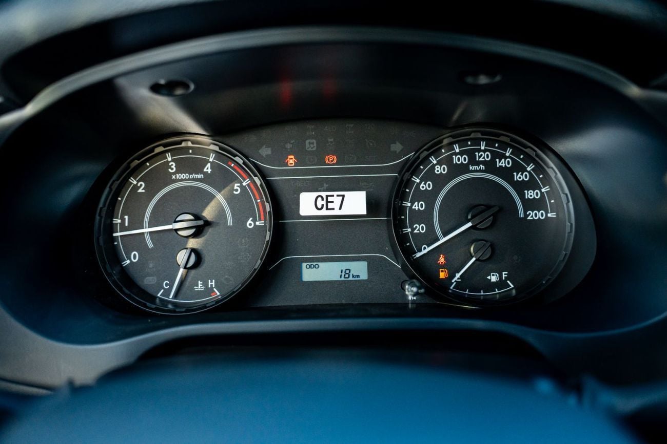 تويوتا هيلوكس 2026 Toyota Hilux 2.4L Turbo Diesel 4WD (6-Speed Manual)