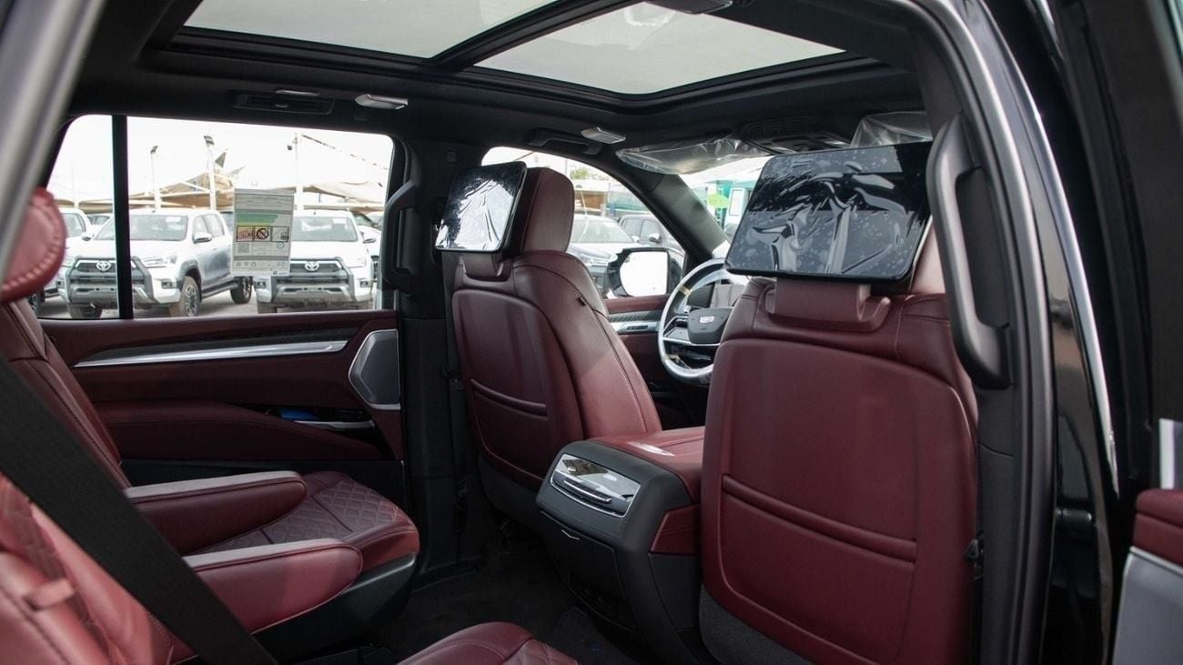كاديلاك إسكالاد Sport 6.2L AWD | 2025 | For Export Only