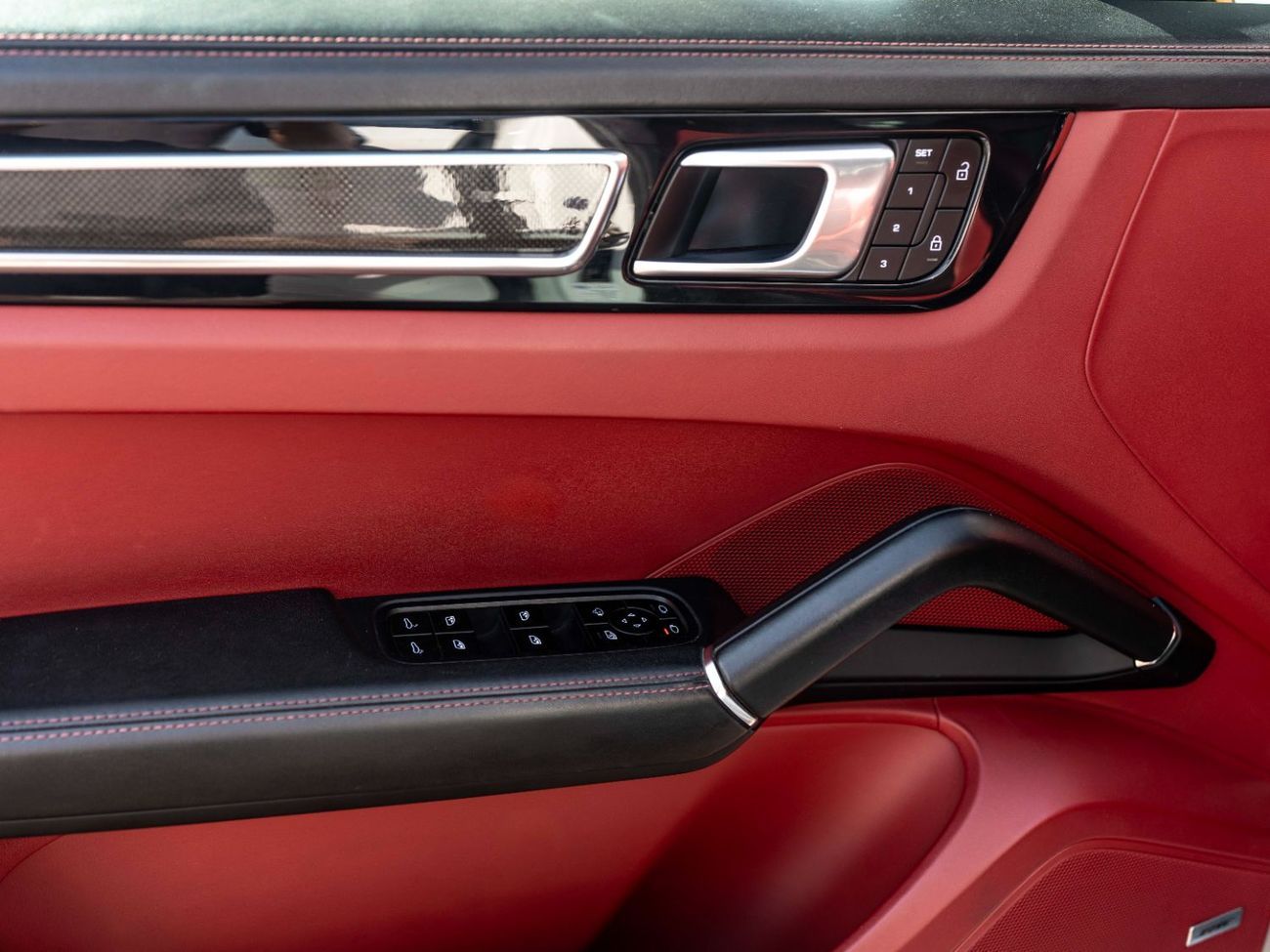 Porsche Cayenne GTS 4.0L (460 HP)