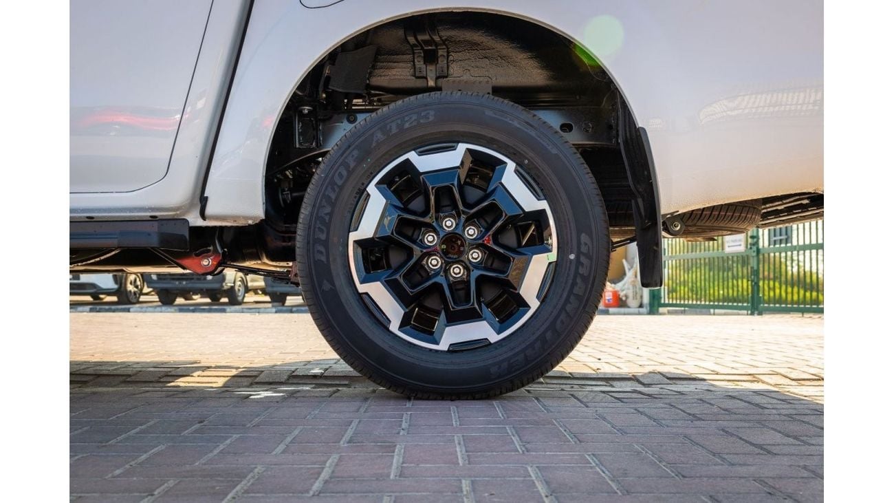 Nissan Navara LE Petrol 2.5L 4x4 M/T DC Plus MY2023 / Incomparable Prices / Book Now