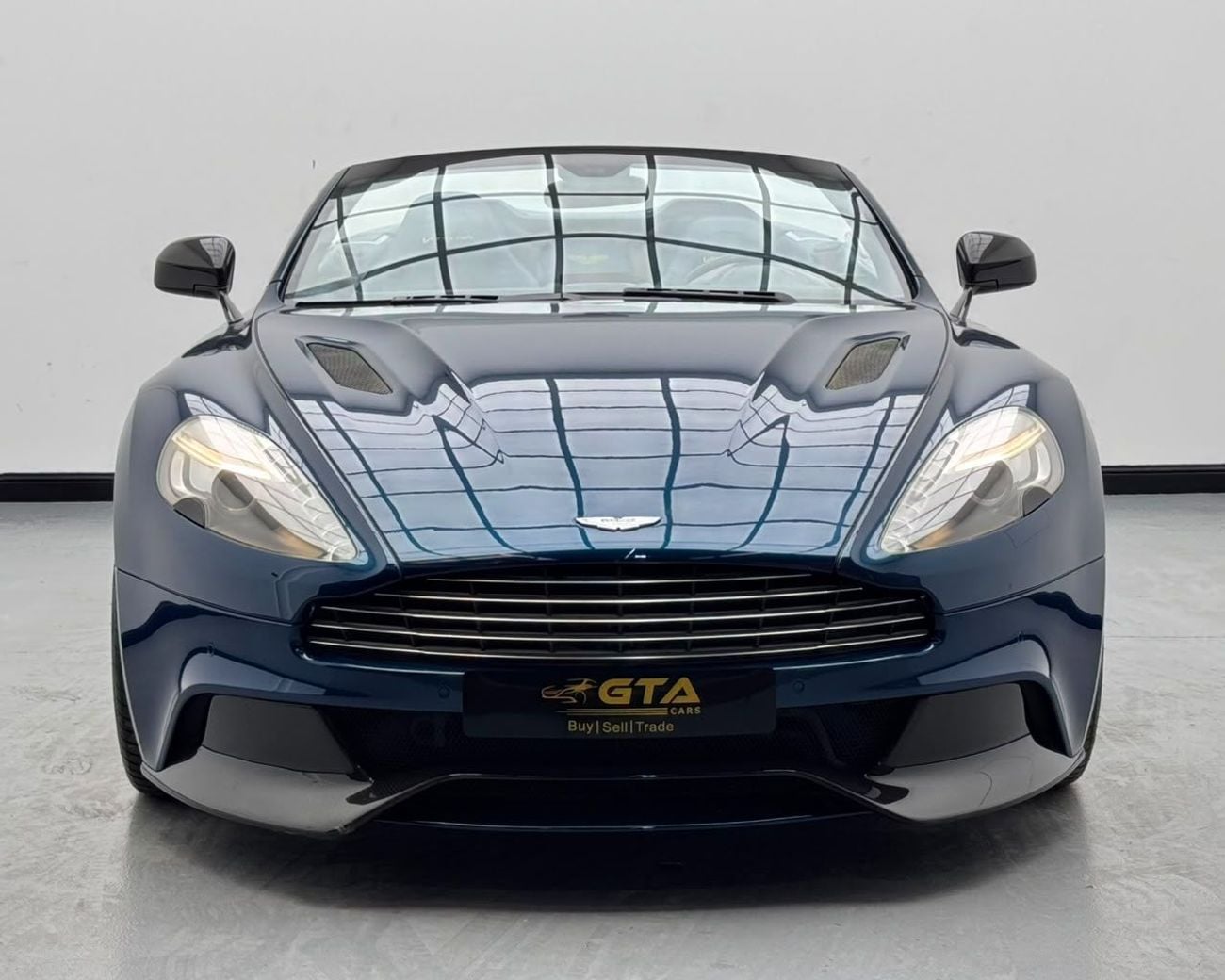 أستون مارتن فانكويش 2015 Aston Martin Vanquish Volante, Aston Martin Service History, Excellent Condition, GCC