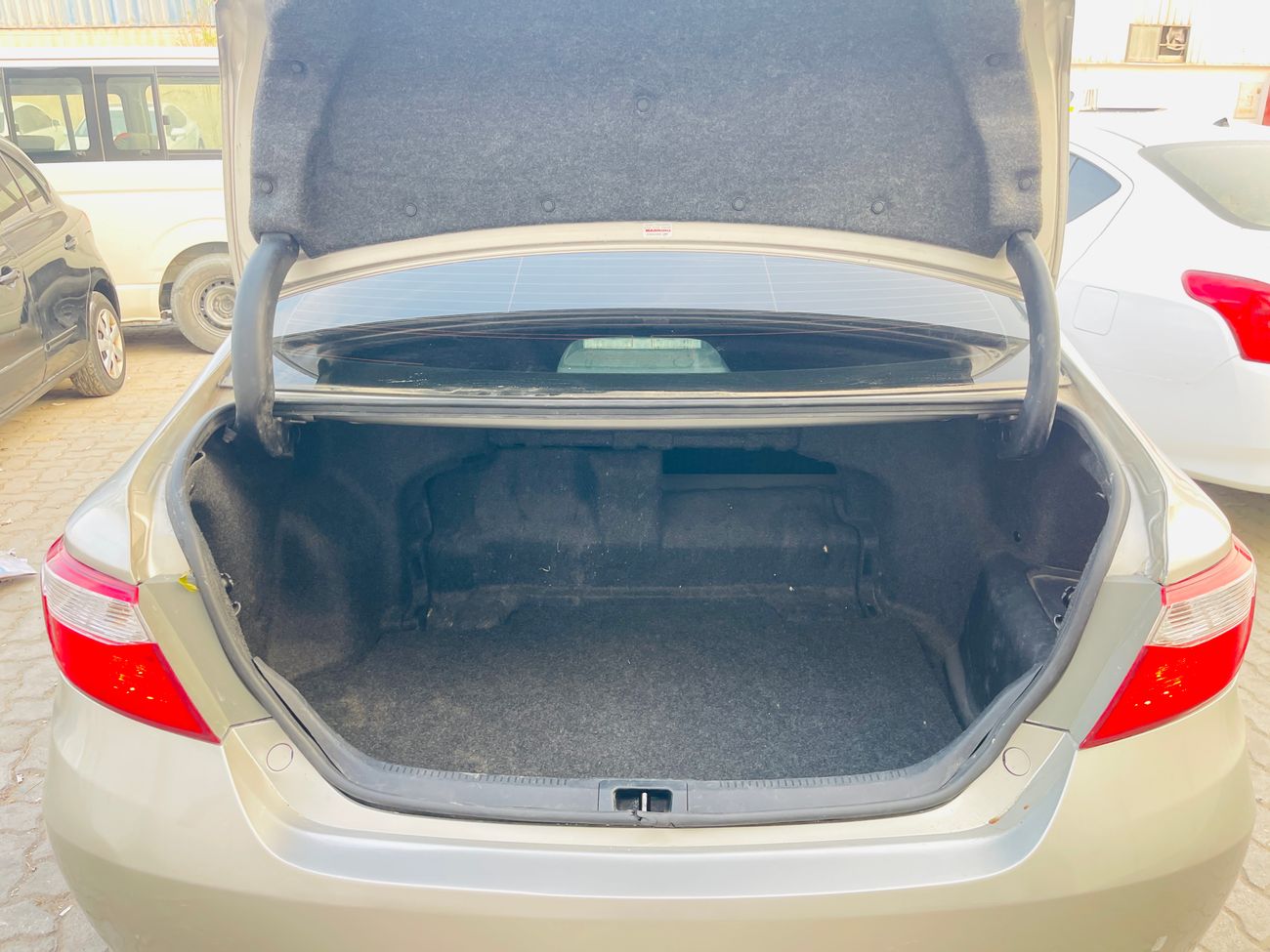 تويوتا كامري XLE 2.5L