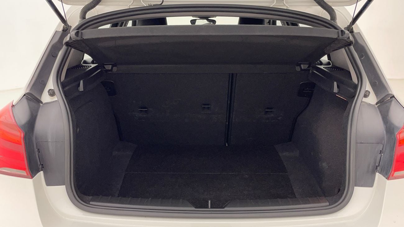 بي أم دبليو 120i EXECUTIVE 2 | بدون دفعة مقدمة | اختبار القيادة في المنزل