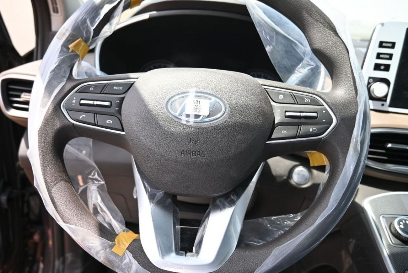 هيونداي سانتا في هيونداي سانتا في 2.5 لتر بنزين ، دفع رباعي ، دفع أمامي ، 5 أبواب ، مقاعد كهربائية أمامية ، سقف بانور