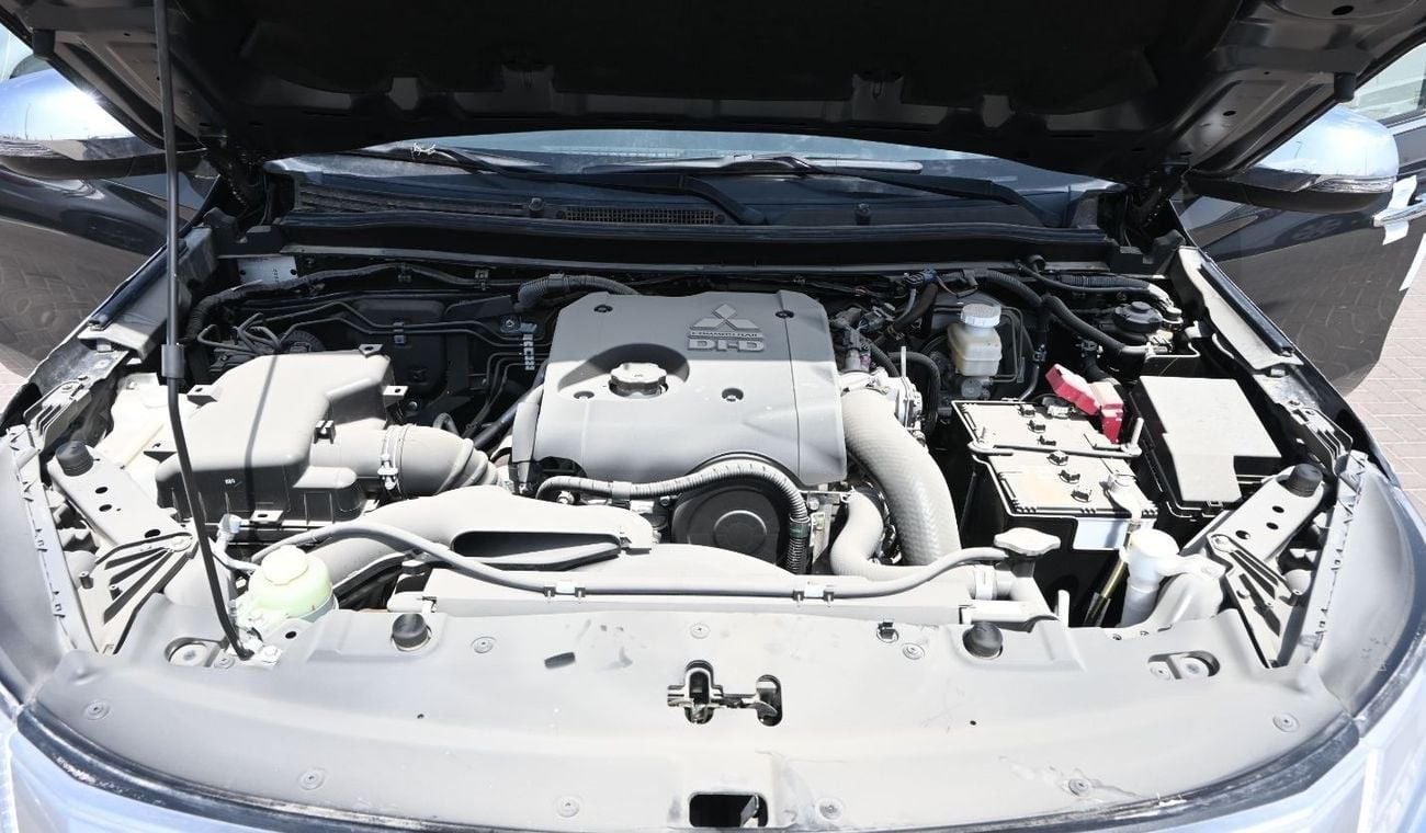 Mitsubishi Montero MITSUBISHI PAJERO SPORT 2.5L 4WD DIESEL AT 7 SEATER MID OPTION