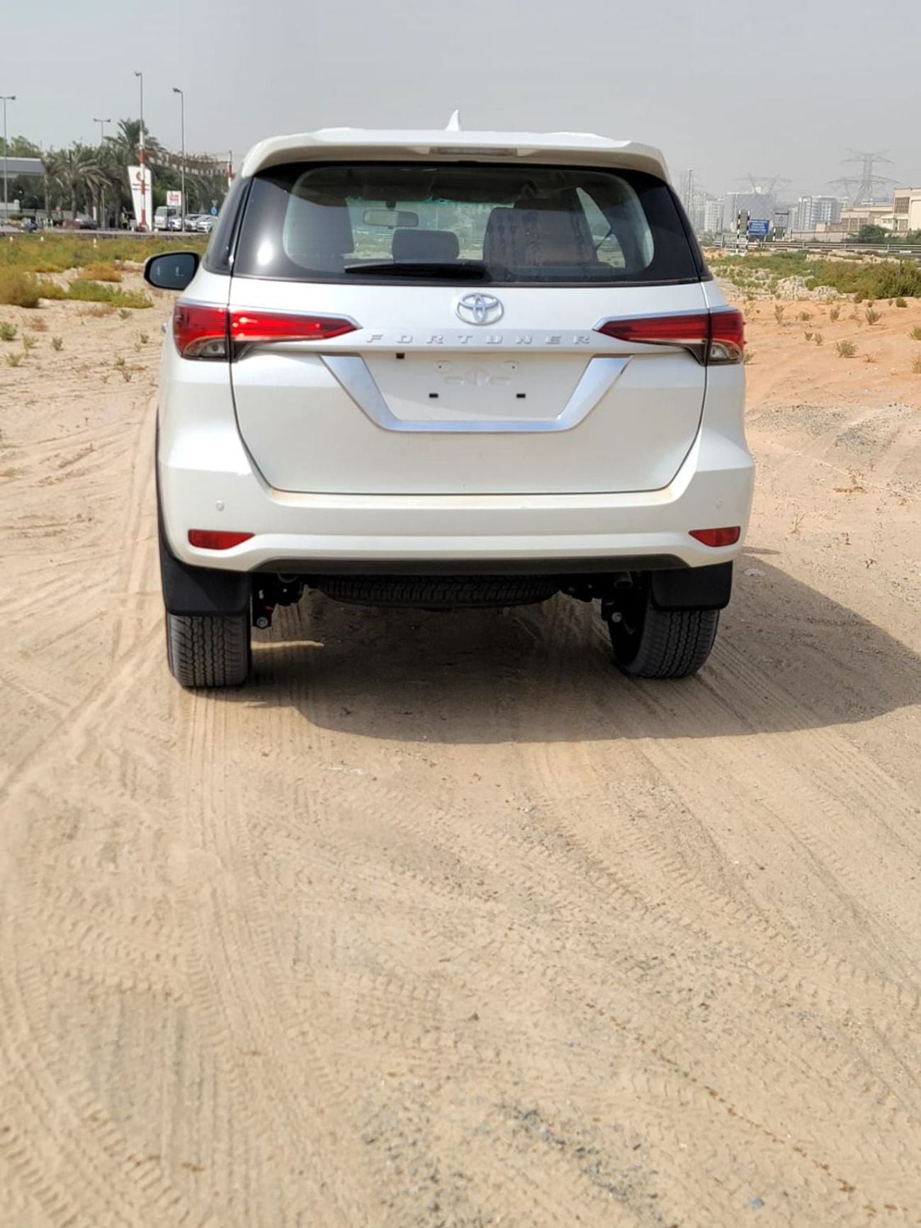 Toyota Fortuner Toyota Fortuner 2.7 4x2 petrol basic options GCC 2023