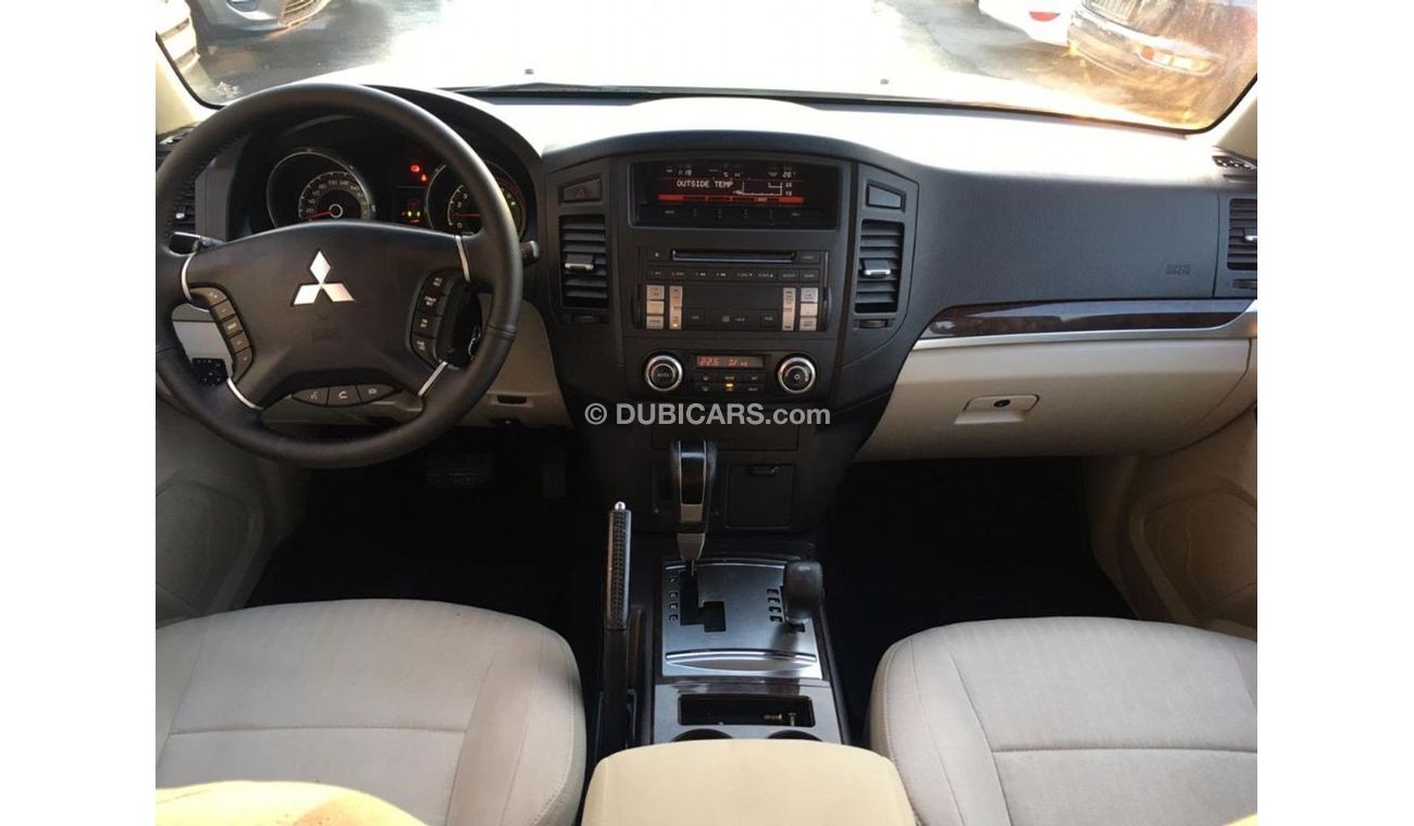 Mitsubishi Pajero GCC 3.4 6 cylinder without accidents without paints