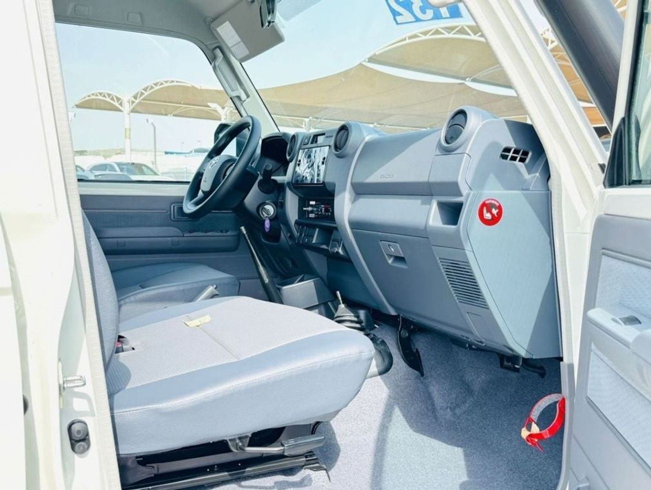Toyota Land Cruiser 70 TOYOTA LAND CRIUSER 5 DOOR 4.2L DIESEL M/T WHITE COLOR 2025