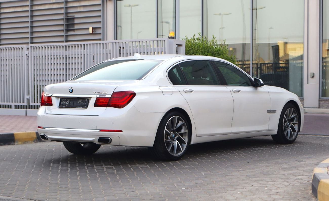 بي أم دبليو 740Li EXECUTIVE
