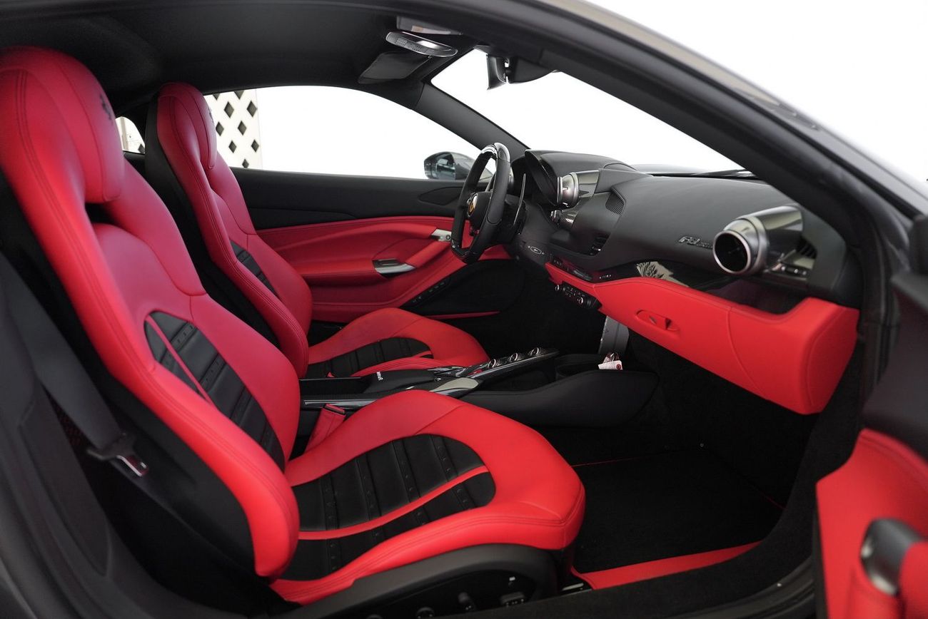 Ferrari F8 Tributo 3.9T V8