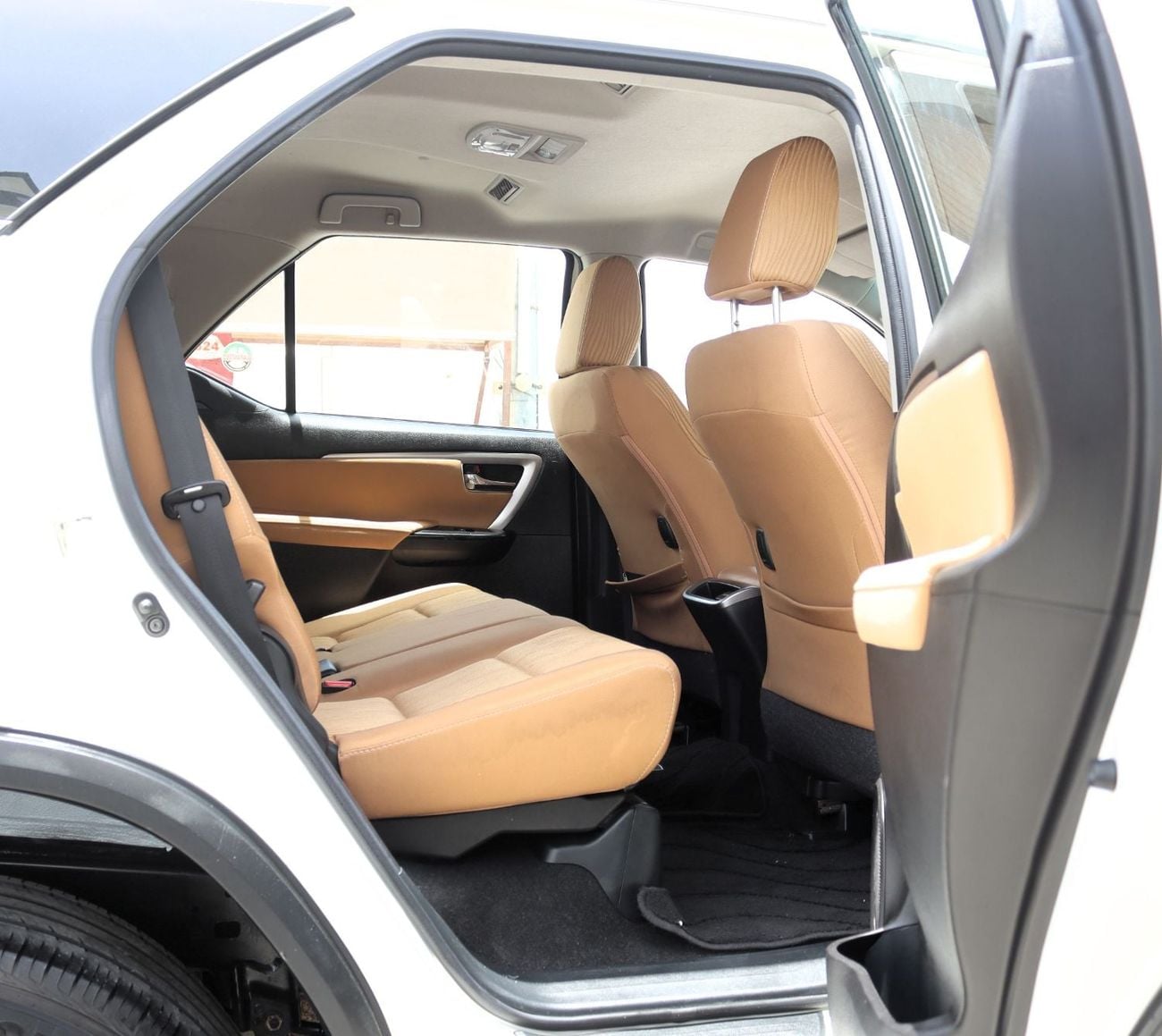 Toyota Fortuner GXR ACCIDENTS FREE - GCC- V6 - GXR - ORIGINAL PAINT - PERFECT CONDITION INSIDE OUT