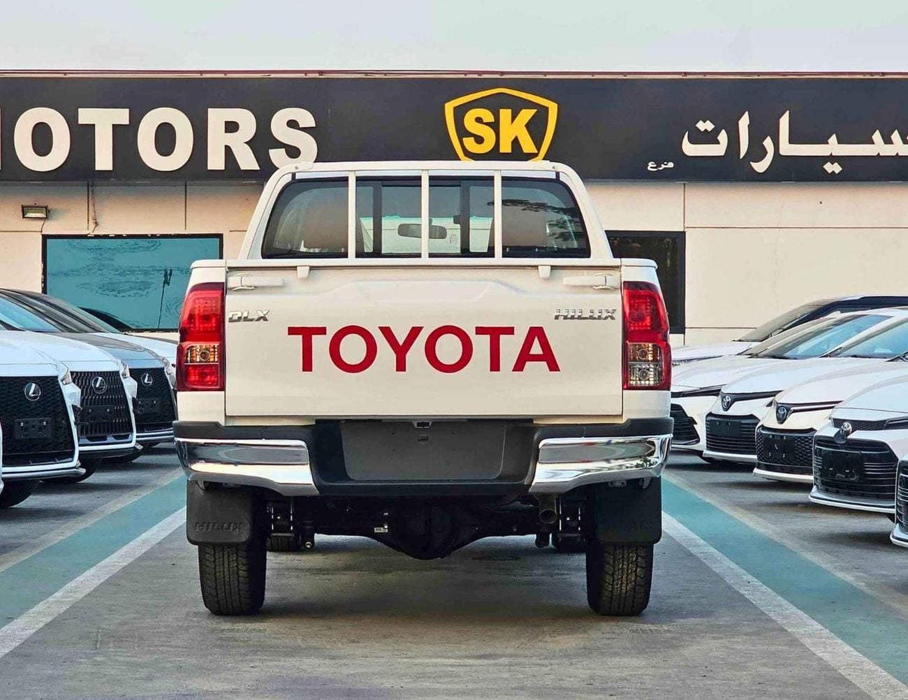 Toyota Hilux NARROW BODY / DLX-G / 2.4L V4 DIESEL / DOUBLE CABIN / 6 STR (CODE # HDLXG1)