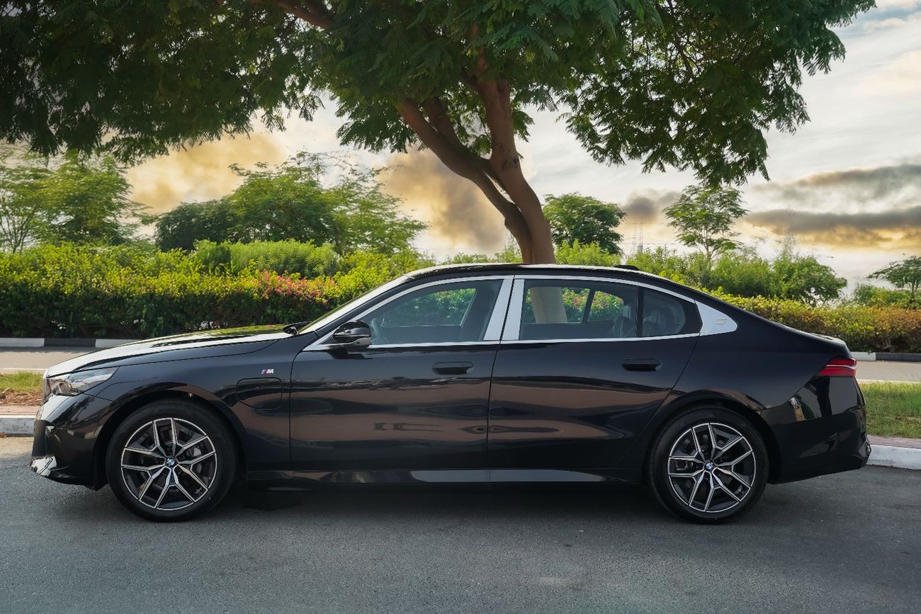 BMW i5 2025 BMW i5 40L M-Sport package RWD 0km