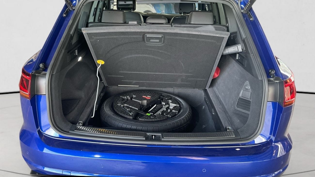 Volkswagen Touareg R-Line 3.0L 4WD R-Line | Guaranteed Warranty | 0 Down Payment