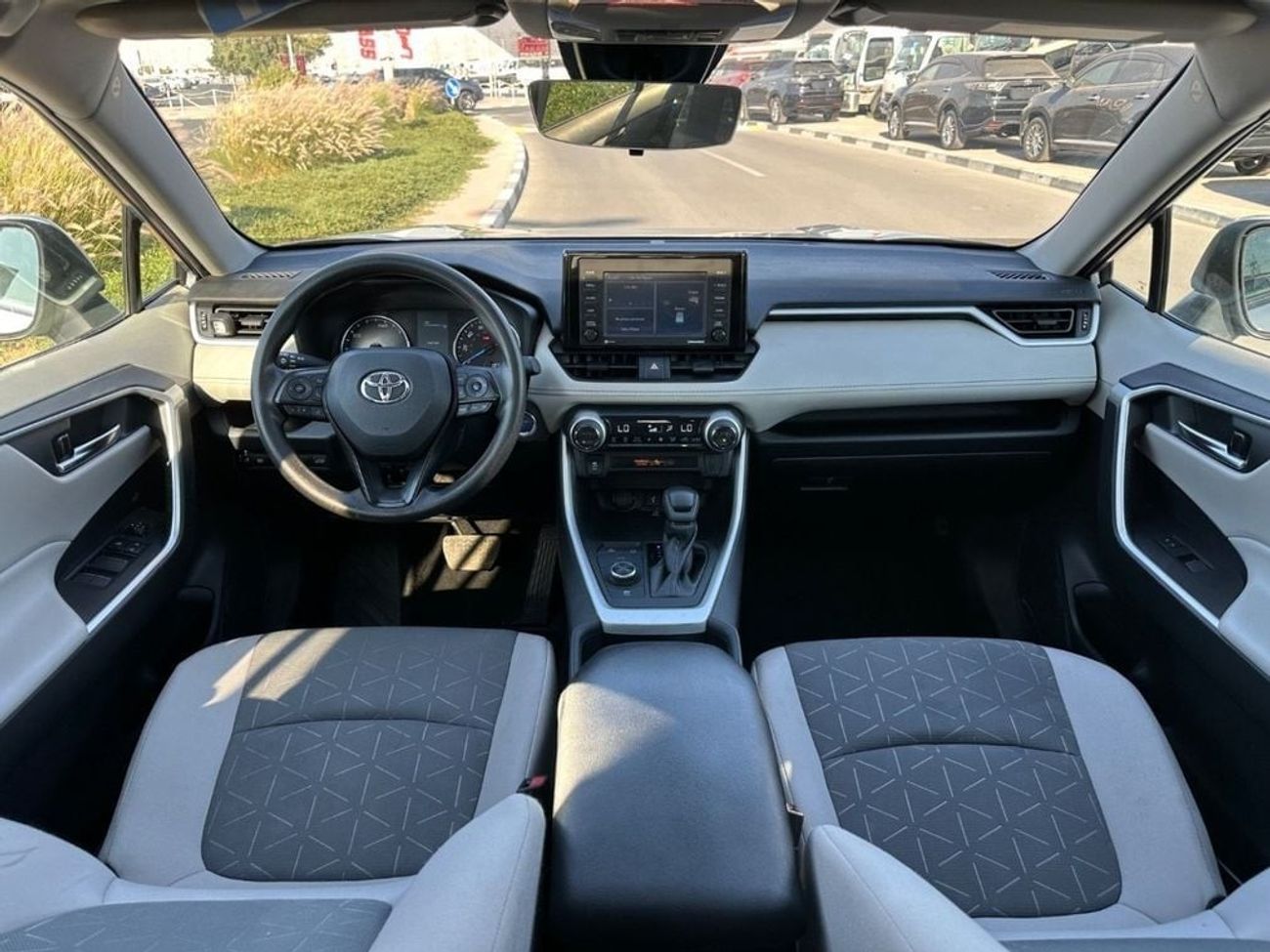 Toyota RAV4 Hybrid XLE 2.5L full option