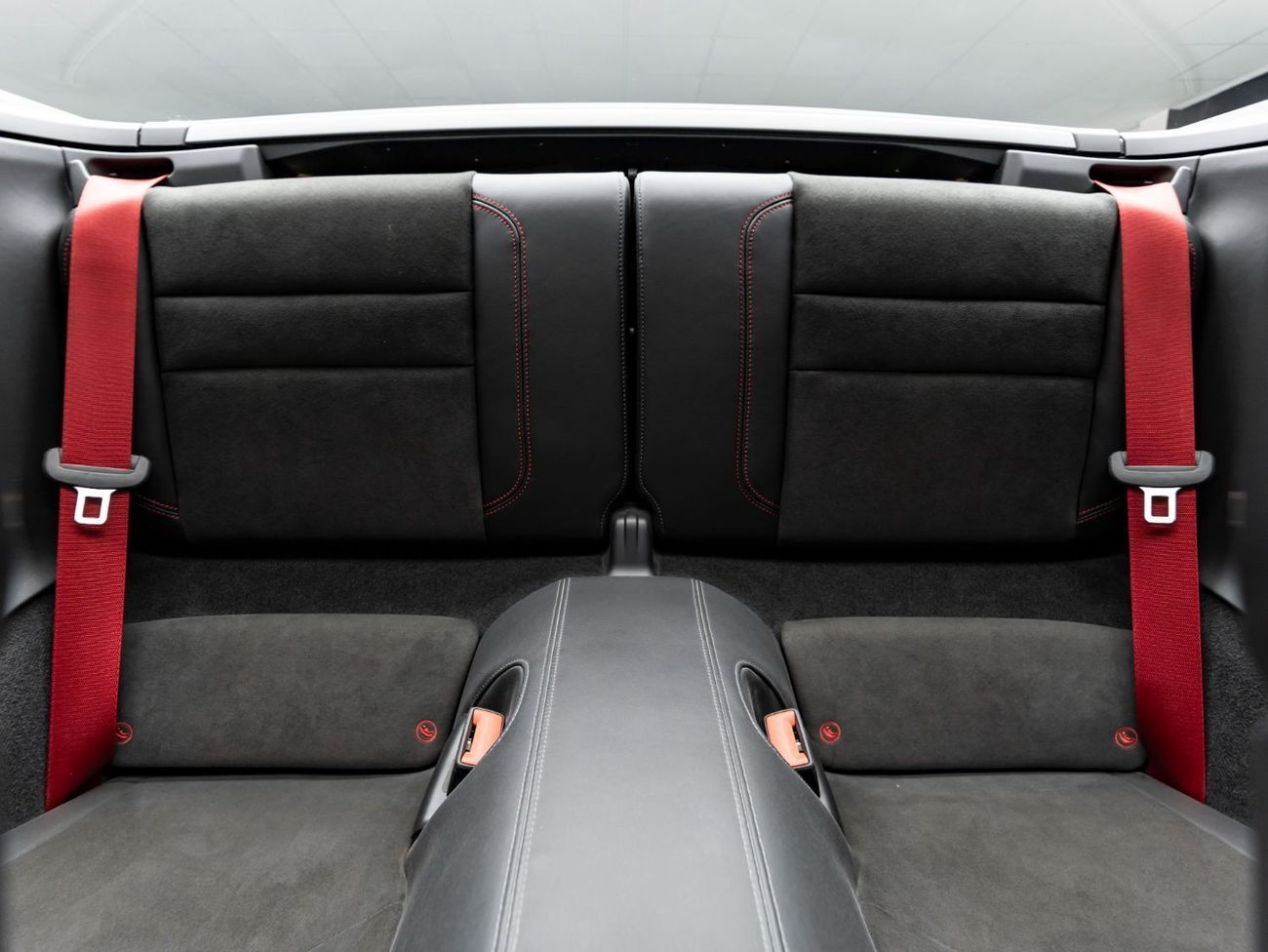 Porsche 911 Targa 4GTS 3.0L (450 HP)