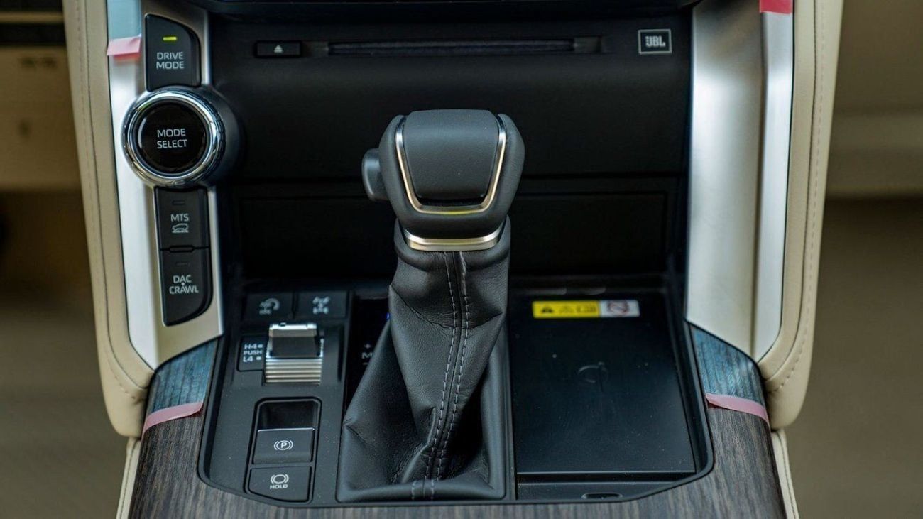Toyota Land Cruiser VXR Petrol Full Option 2025