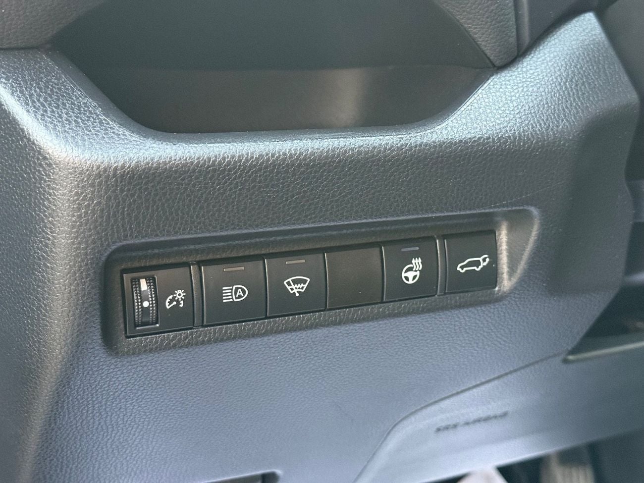 تويوتا راف ٤ XLE 2.5L