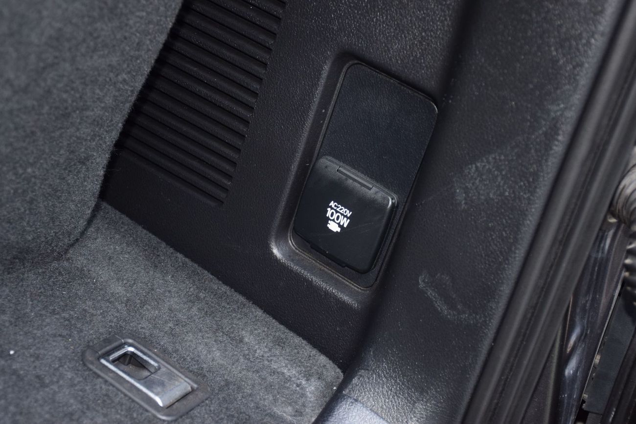 Toyota Prado 4X4 Diesel 2.8L Full Option (Right Hand)