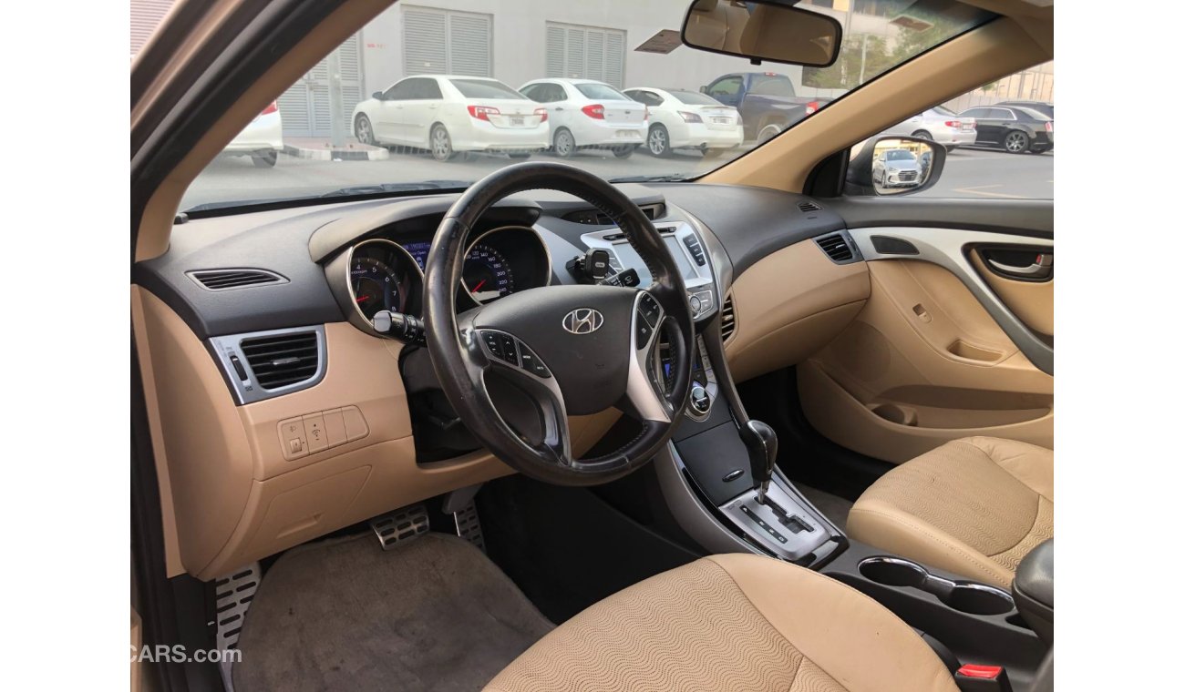 Hyundai Elantra GCC FULL OPTION