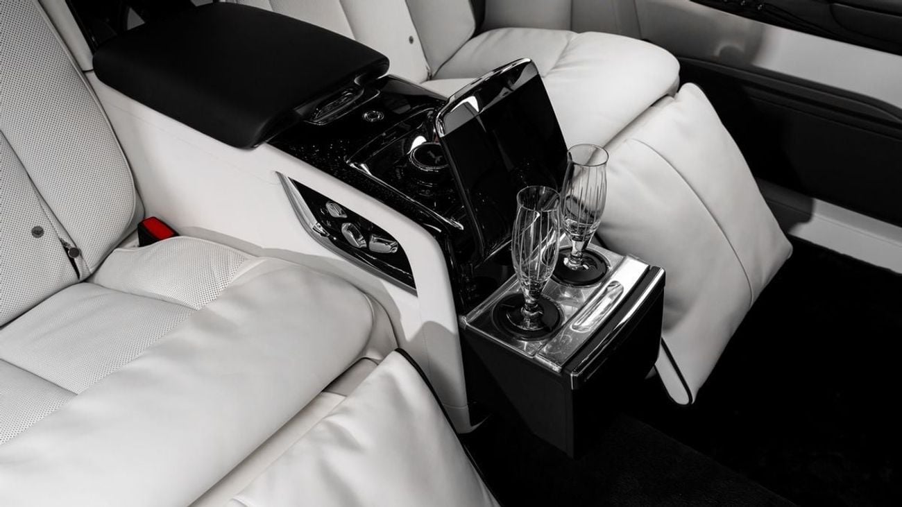 Rolls-Royce Phantom EWB - 2026 - GCC Specs - Under Warranty and Service Contract