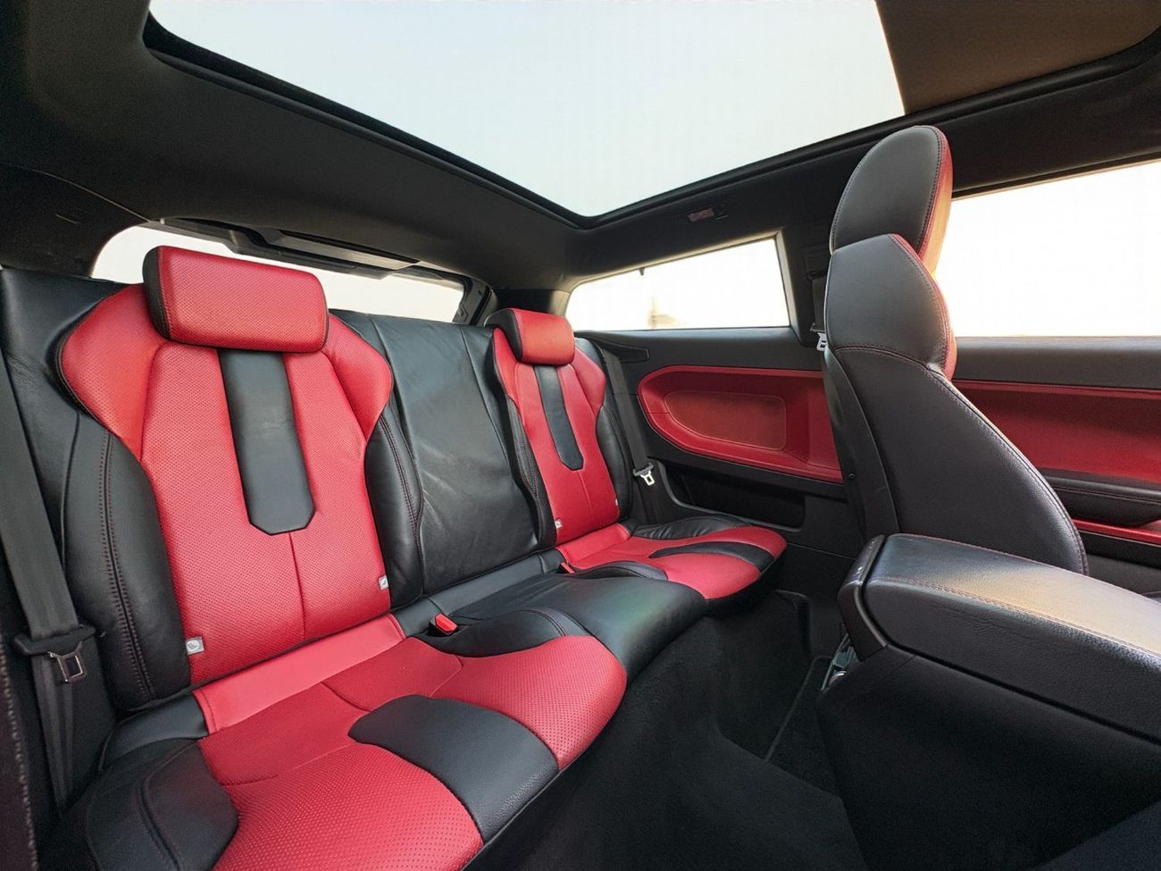 Land Rover Range Rover Evoque SE 2.0L SUV (3 Door) 2.0L I4 A/T | 2012 | GCC SPEC | AED 35,000