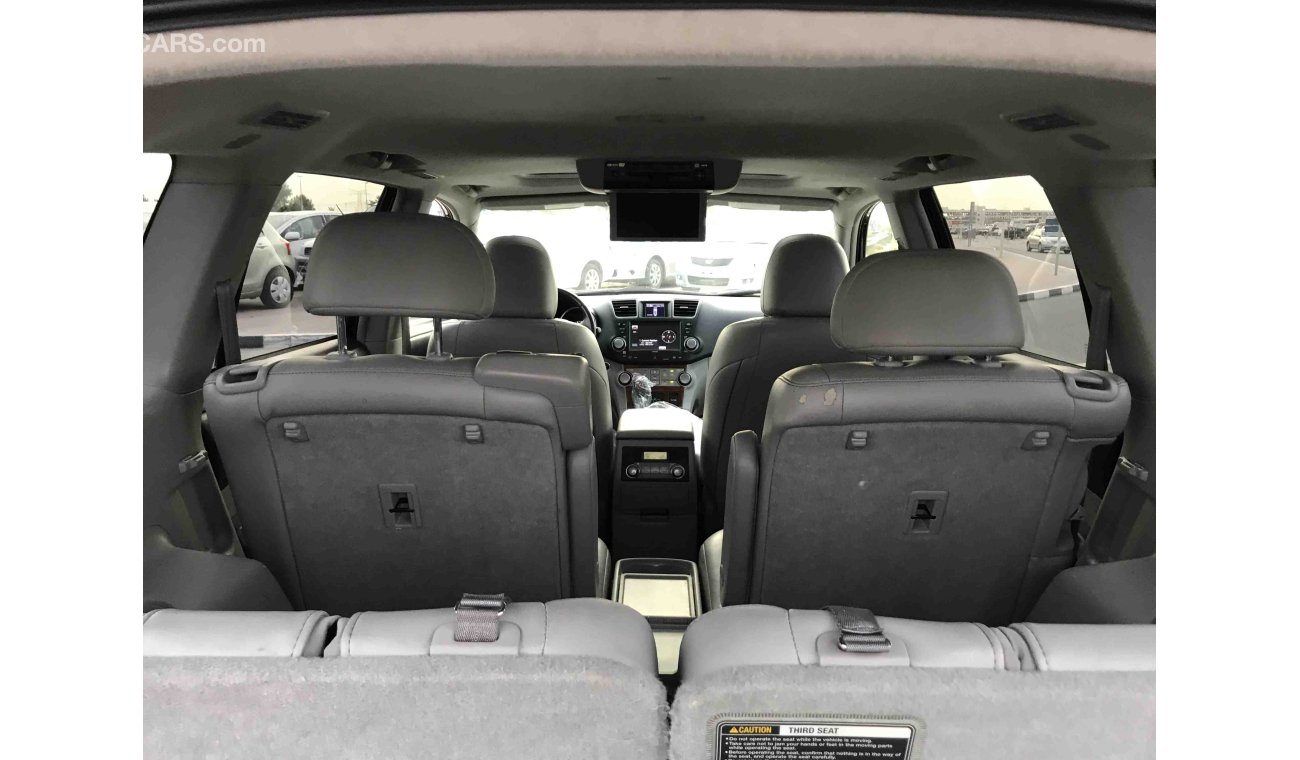 Toyota Highlander 4WD FULL OPTIONS WITH LEATHER SEAT, PUSH START AND SUNROOF