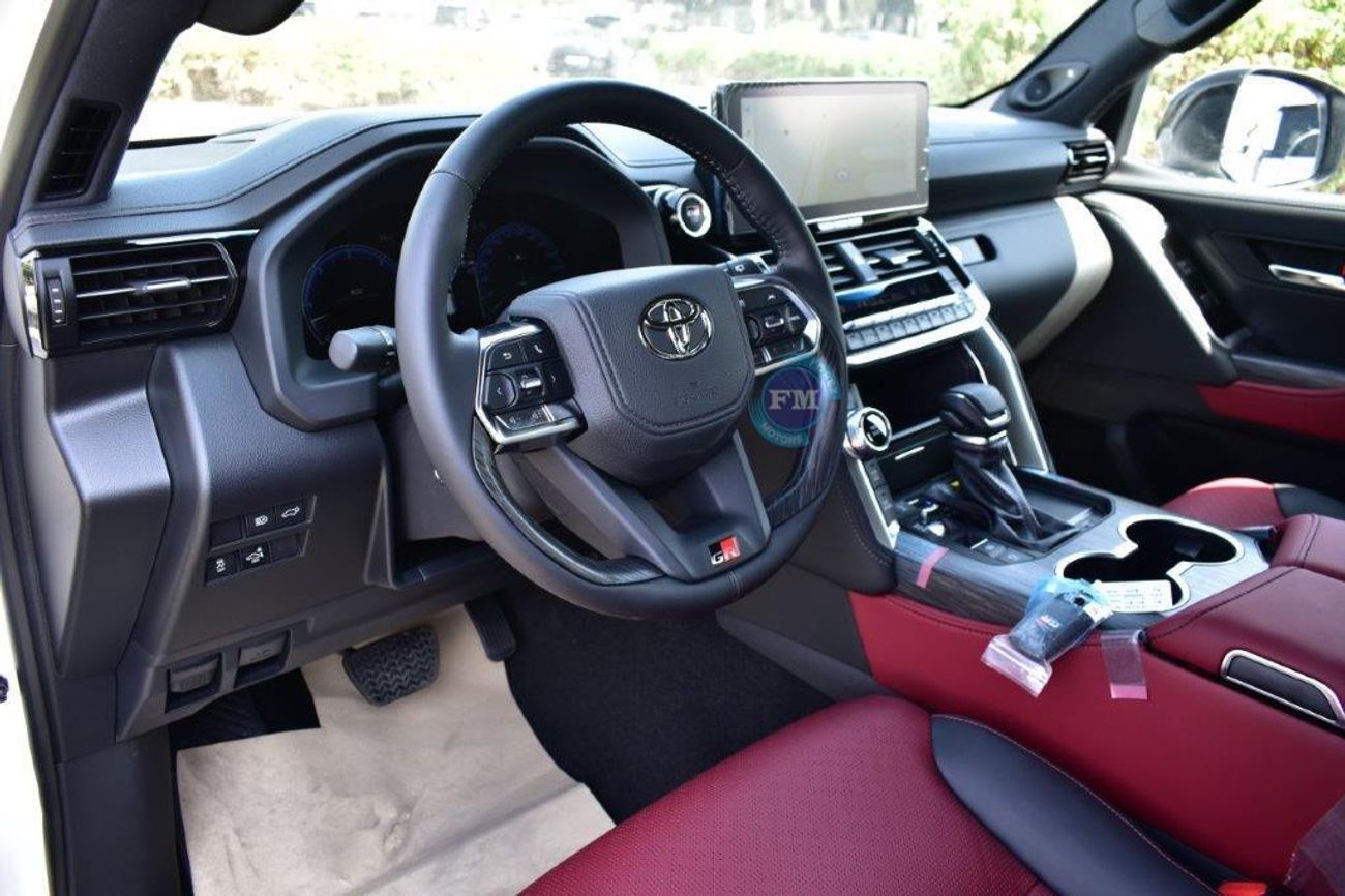 تويوتا لاند كروزر 300 GR Sport V6 3.3L Diesel Automatic