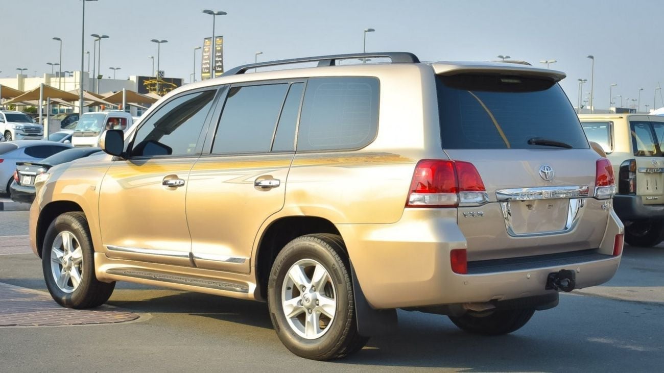 تويوتا لاند كروزر VXR V8