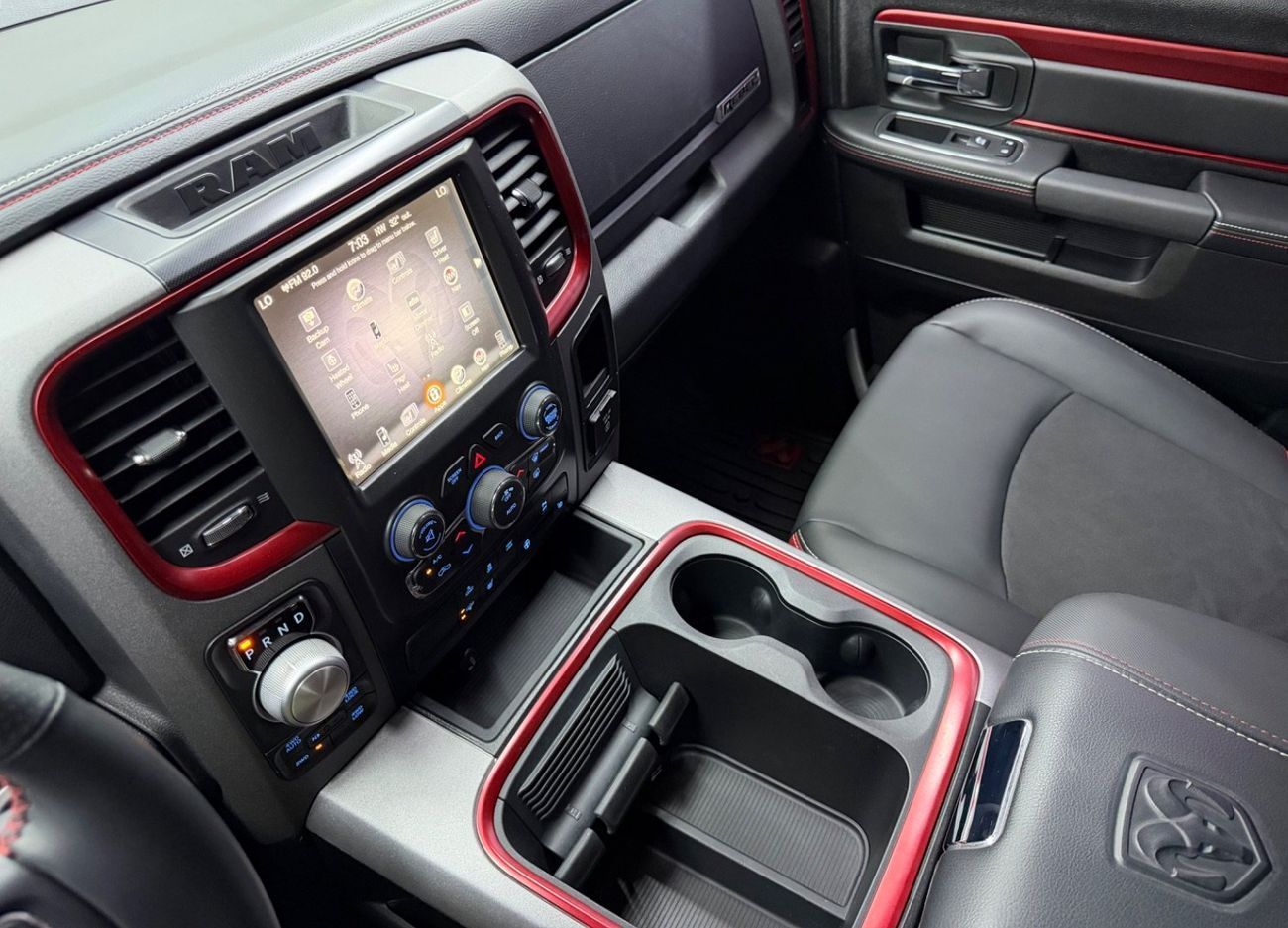 RAM 1500 REBEL Only 8000 km .. Brand new condition .. V8 .. 5,7 L .. HEMI