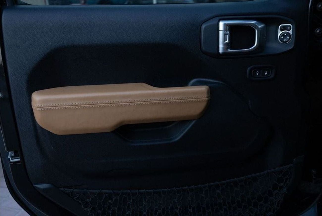 Jeep Wrangler Unlimited Sport 3.6L M/T Jeep Wrangler Unlimited Sport 2021 American Spec under Warranty with Flexib