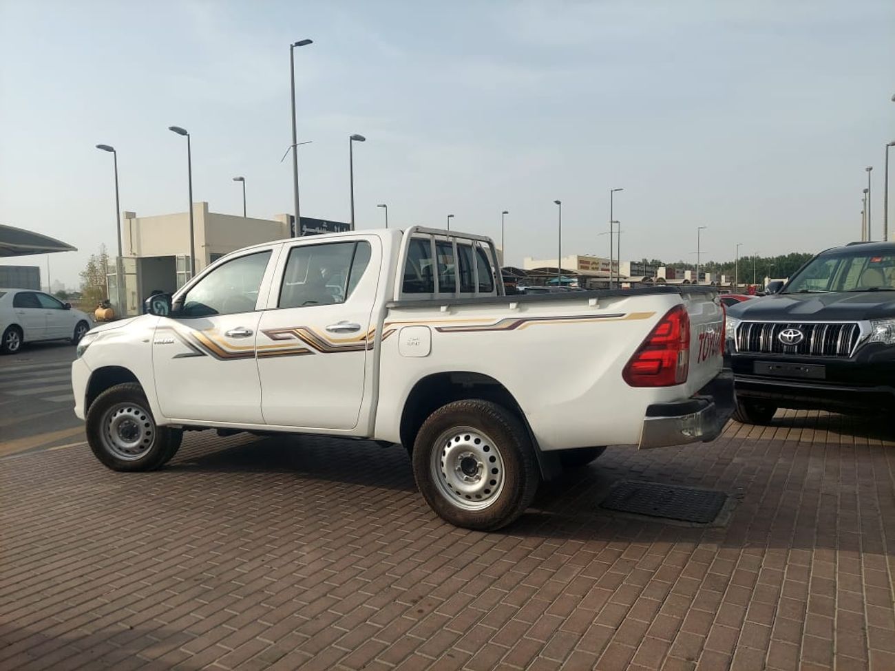 تويوتا هيلوكس DC 2.4L 4WD DIESEL MANUAL TRANSMISSION