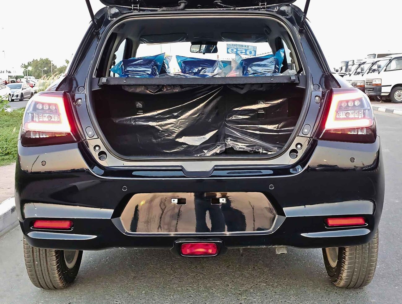 Suzuki Swift GLX, 1.2L / RADAR / GCC SPECS / HIGH OPTION (CODE # GLX)