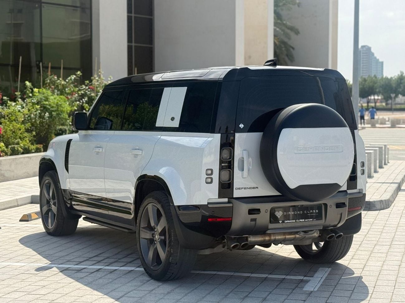 لاند روفر ديفندر 110 X P525 5.0L