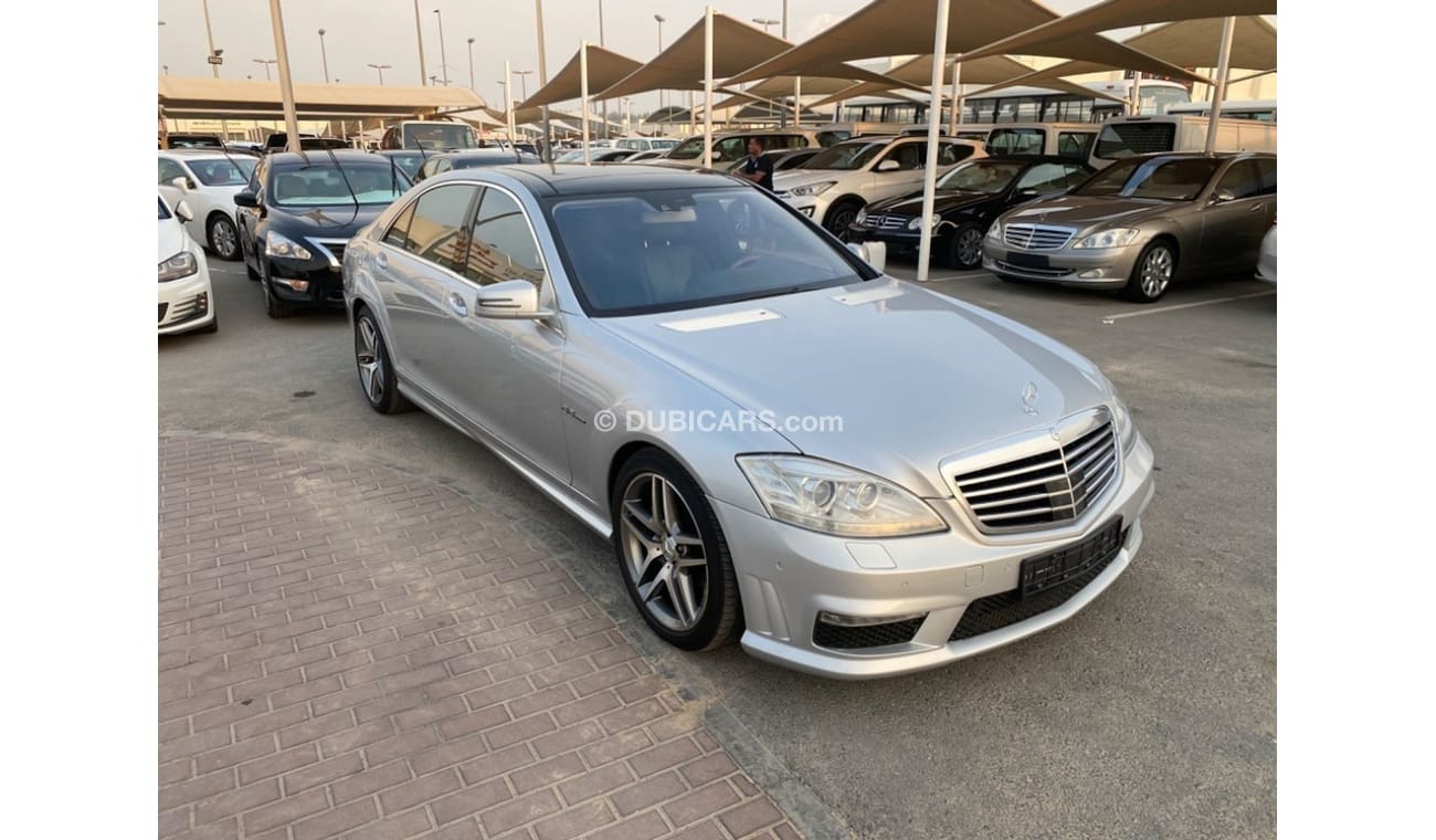 Mercedes-Benz S 500 Mercedes S500 2008 model, silver, black interior, in excellent condition